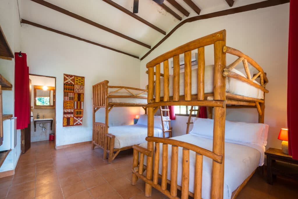 Istmo Retreat & Adventures bungalow bunkbeds Istmo Retreat & Adventures bungalow bunkbeds